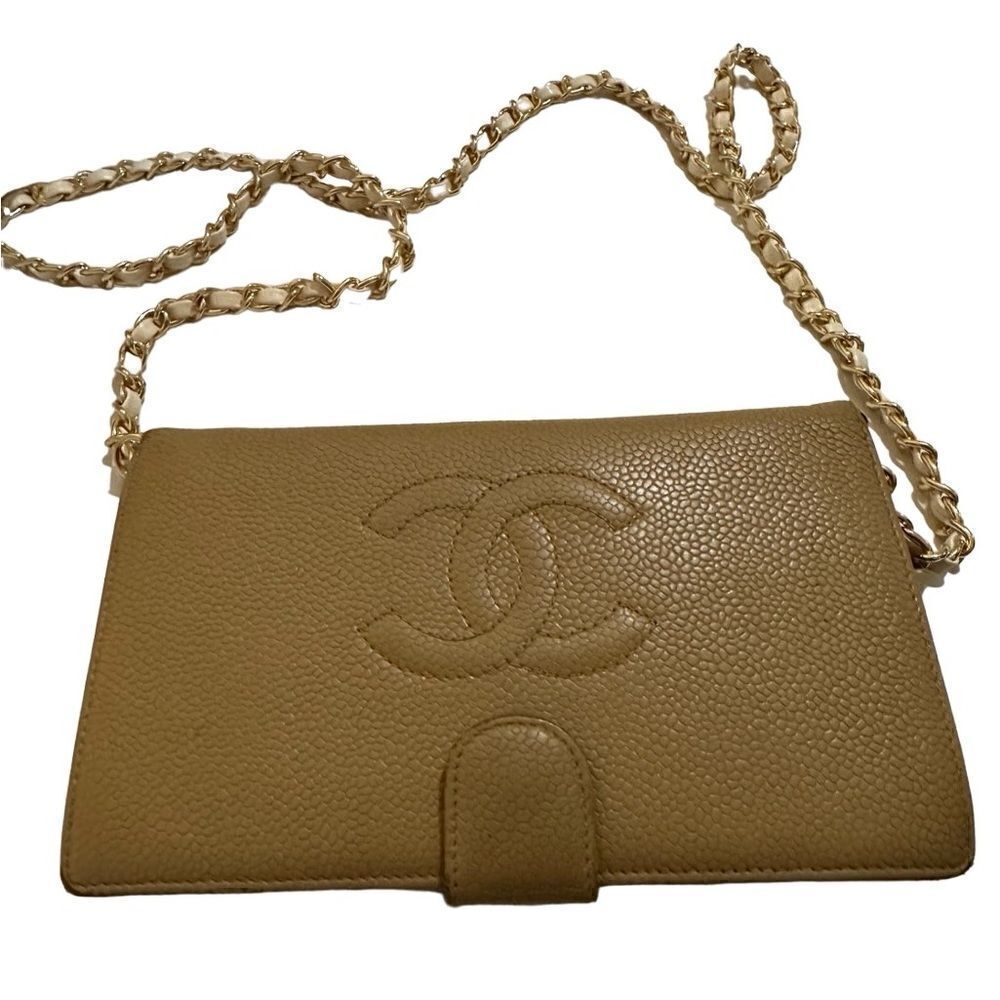 CHANEL Beige Leather CC Snap Clutch - Picture 11 of 15